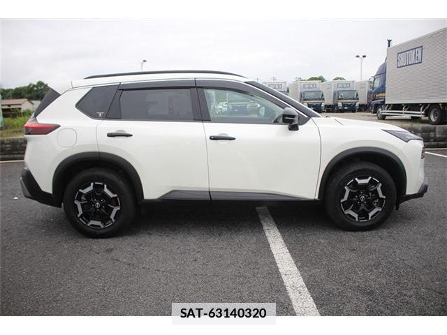 Nissan X-TRAIL 2022-08 7809369-14