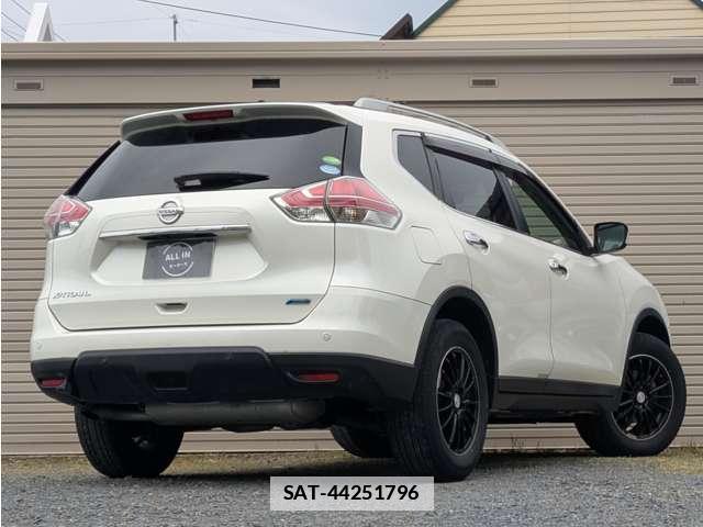Nissan X-TRAIL 2015-08 7810040-1