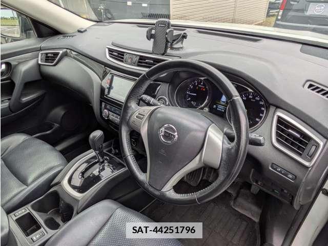 Nissan X-TRAIL 2015-08 7810040-7