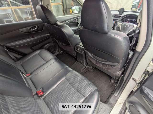 Nissan X-TRAIL 2015-08 7810040-9