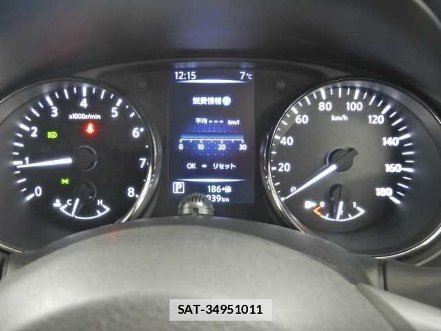 Nissan X-TRAIL 2021-04 7810895-11