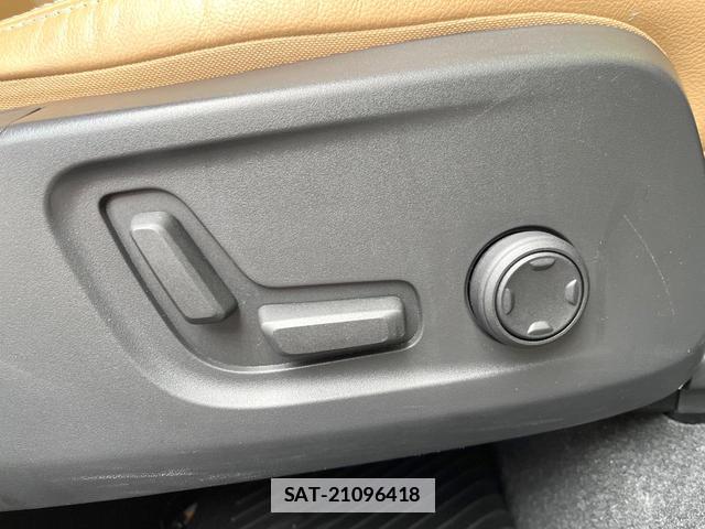 Volvo XC40 2021-07 7794517-8