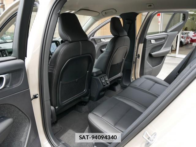 Volvo XC40 2025-11 7794543-9