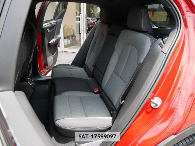 Volvo XC40 2023-03 7794545-8