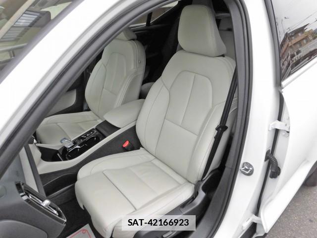 Volvo XC40 2023-05 7797011-14