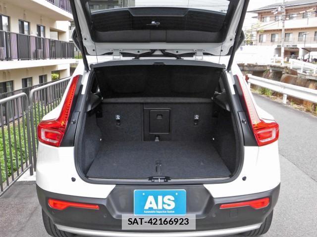 Volvo XC40 2023-05 7797011-18