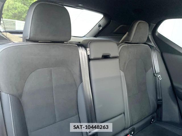 Volvo XC40 2025-09 7798075-13