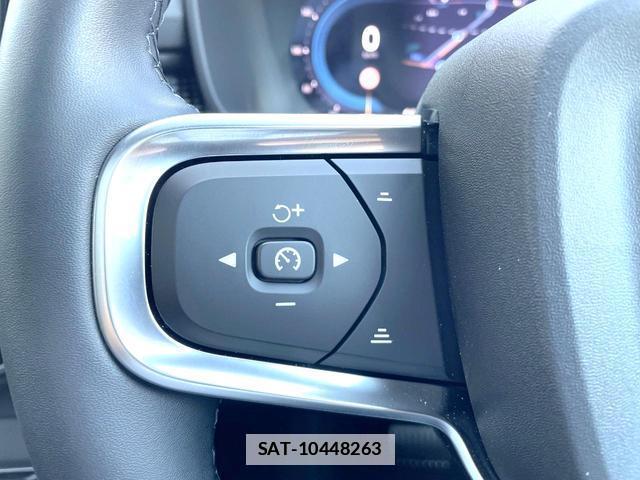 Volvo XC40 2025-09 7798075-9