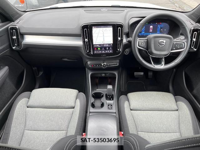 Volvo XC40 2022-10 7798770-1