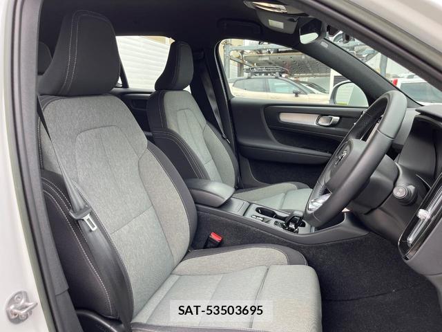 Volvo XC40 2022-10 7798770-11