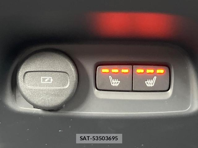 Volvo XC40 2022-10 7798770-6