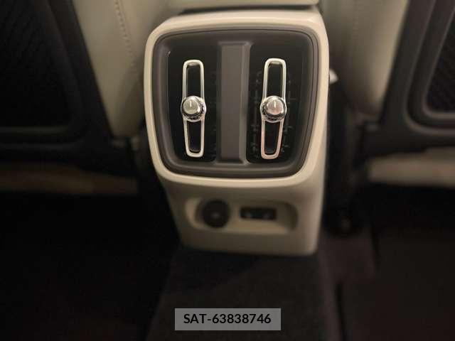 Volvo XC40 2026-04 7801966-17