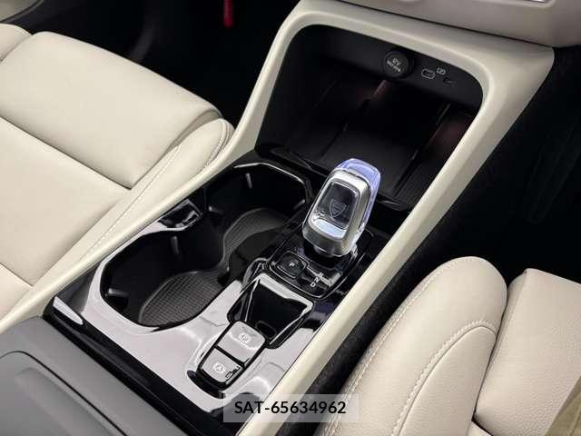 Volvo XC40 2026-04 7801972-2