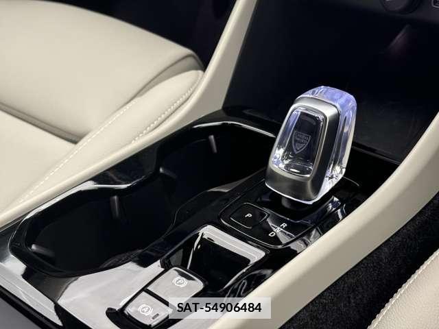 Volvo XC40 2025-07 7801974-2