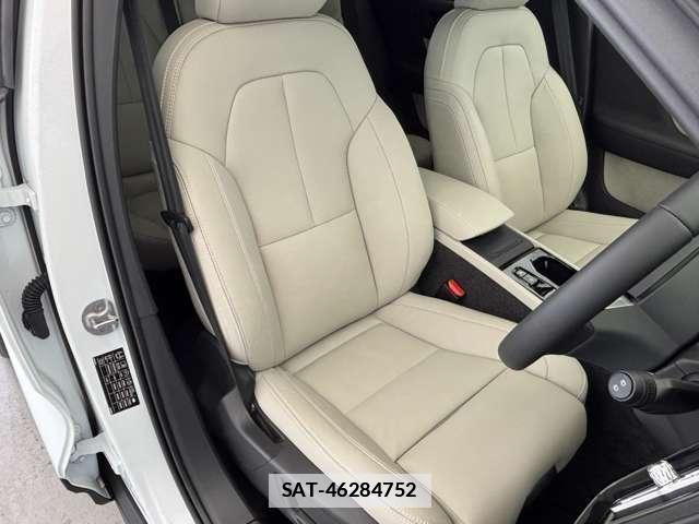 Volvo XC40 2025-03 7801975-12