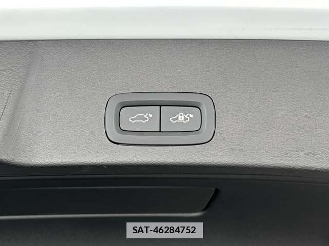 Volvo XC40 2025-03 7801975-8