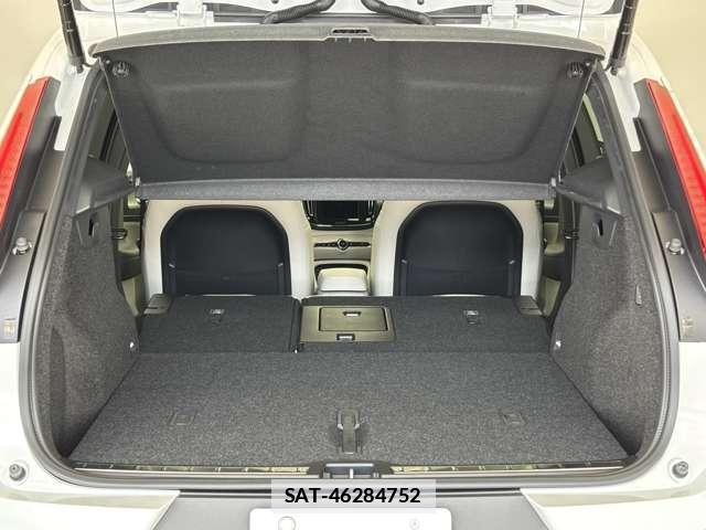 Volvo XC40 2025-03 7801975-9