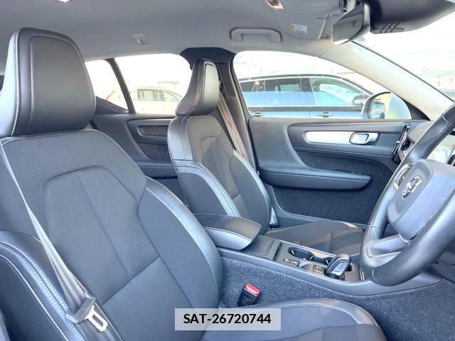 Volvo XC40 2019-12 7802459-10