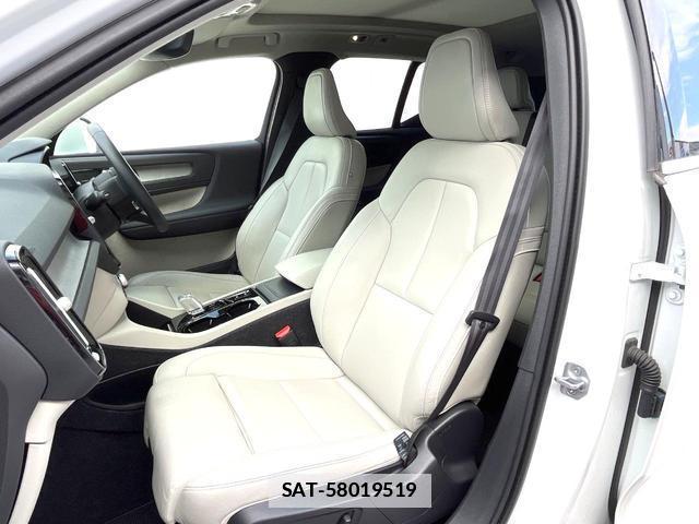 Volvo XC40 2021-06 7802463-11