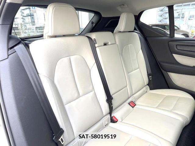 Volvo XC40 2021-06 7802463-12