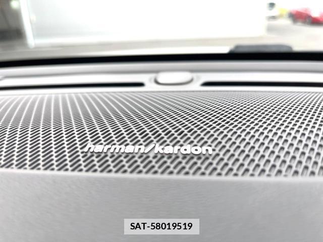 Volvo XC40 2021-06 7802463-4