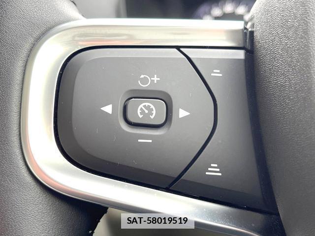 Volvo XC40 2021-06 7802463-8