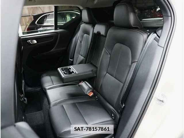 Volvo XC40 2025-07 7804065-7