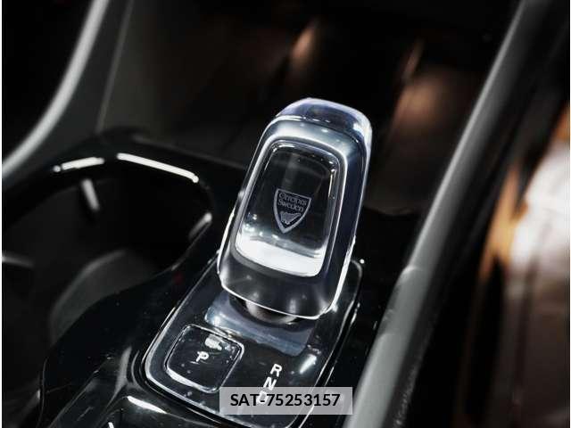Volvo XC40 2025-12 7804076-3