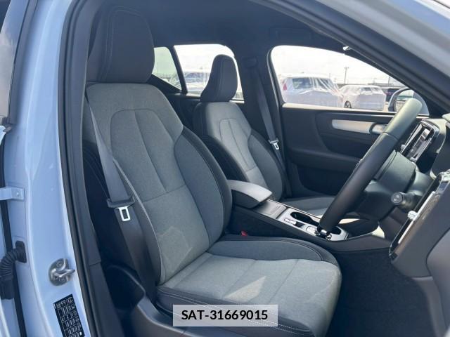 Volvo XC40 2025-04 7805808-14