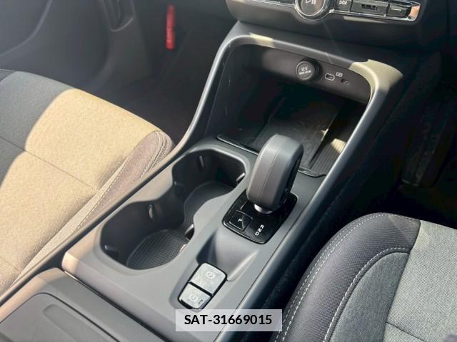 Volvo XC40 2025-04 7805808-15