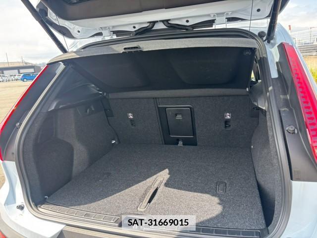 Volvo XC40 2025-04 7805808-16