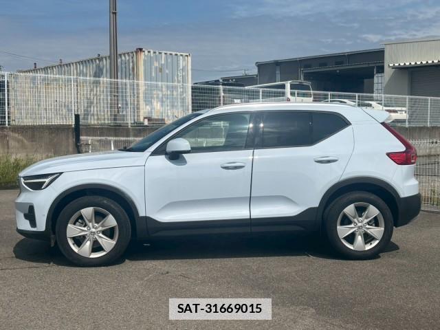 Volvo XC40 2025-04 7805808-5