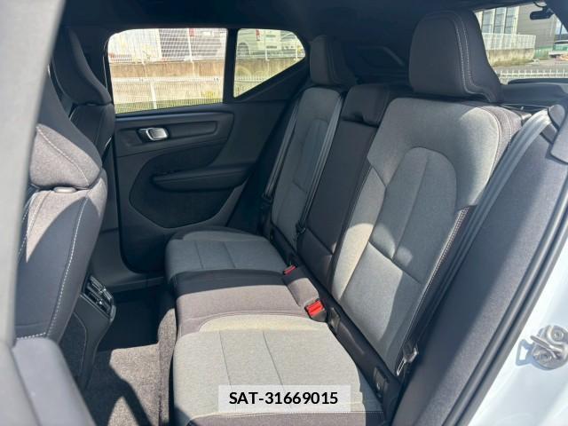 Volvo XC40 2025-04 7805808-8