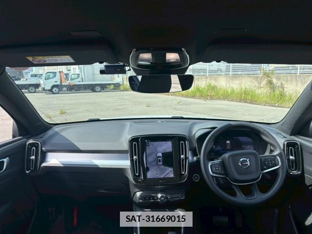 Volvo XC40 2025-04 7805808-9