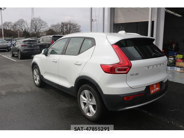 Volvo XC40 2022-12 7809484-6