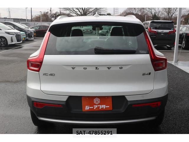 Volvo XC40 2022-12 7809484-7