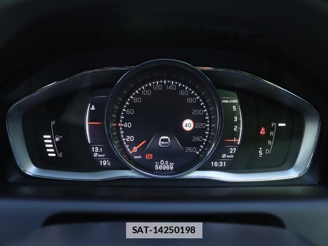 Volvo XC60 2017-06 7794478-12
