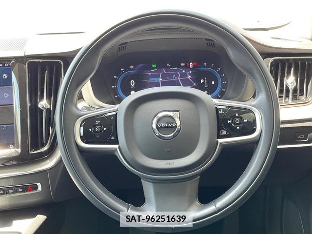 Volvo XC60 2022-01 7794500-10