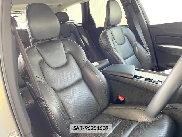 Volvo XC60 2022-01 7794500-14