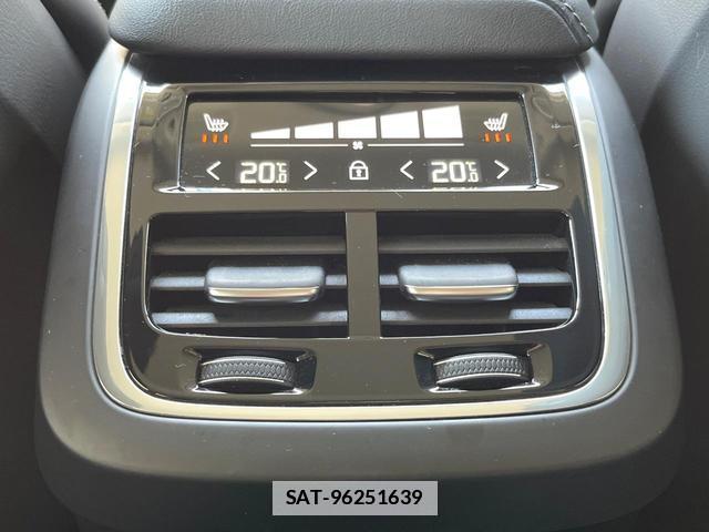 Volvo XC60 2022-01 7794500-16