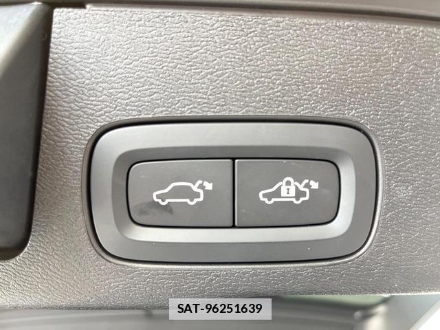 Volvo XC60 2022-01 7794500-18