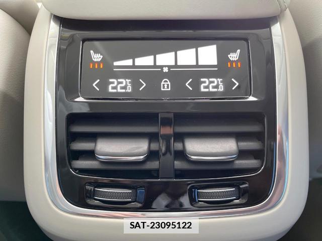 Volvo XC60 2018-07 7794507-12