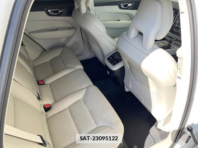 Volvo XC60 2018-07 7794507-13