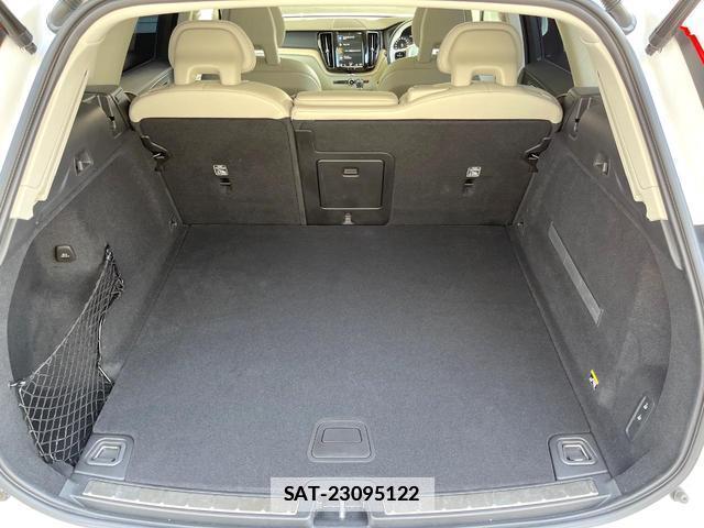 Volvo XC60 2018-07 7794507-14