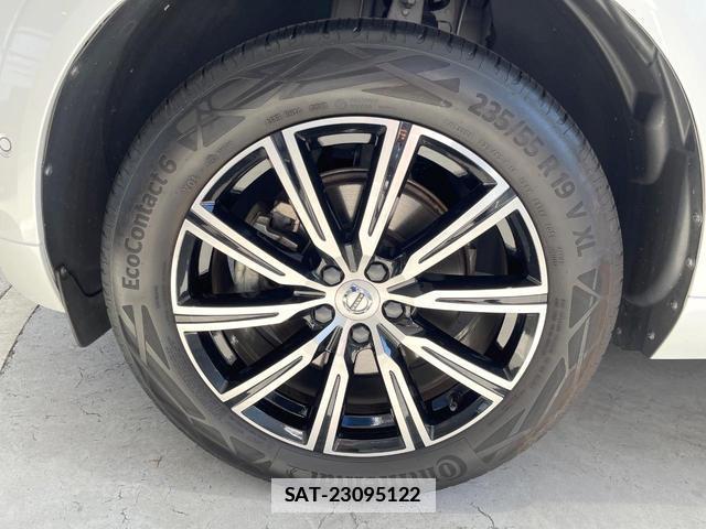 Volvo XC60 2018-07 7794507-16