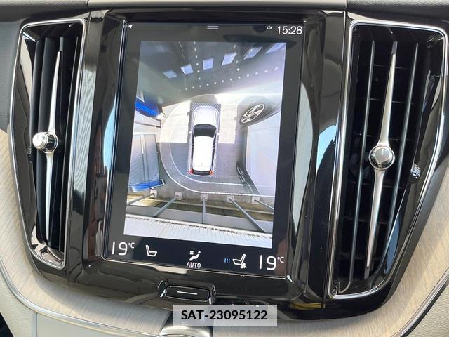Volvo XC60 2018-07 7794507-6