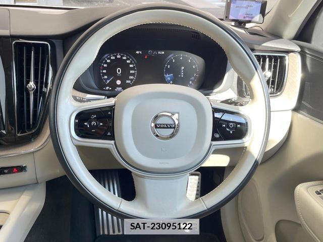 Volvo XC60 2018-07 7794507-9