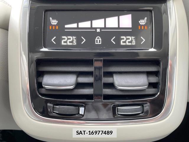 Volvo XC60 2021-07 7794512-15