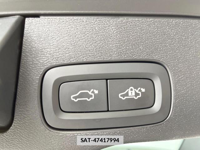 Volvo XC60 2018-06 7794513-15