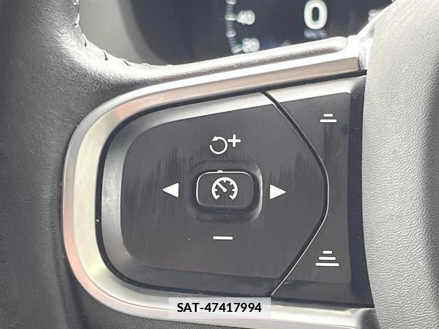 Volvo XC60 2018-06 7794513-9